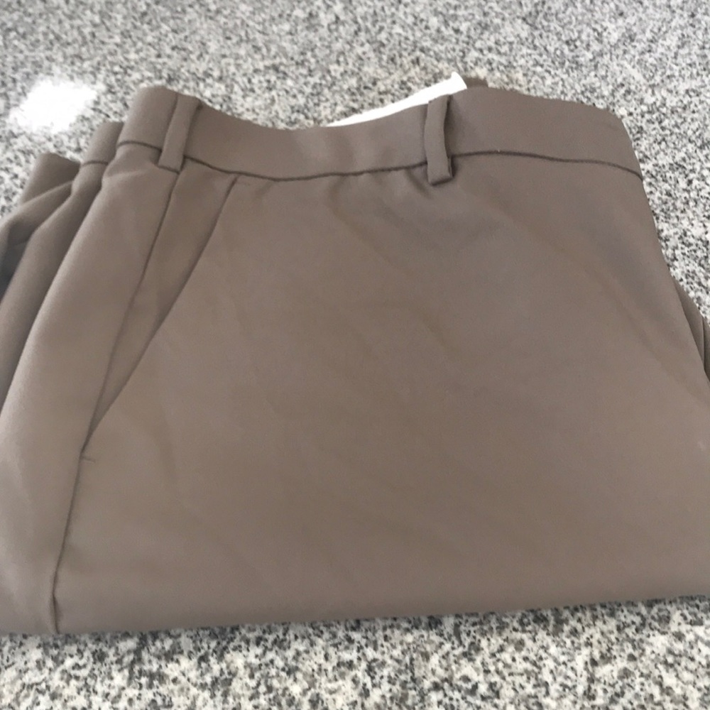 Van Huesen traveler paints 40x30